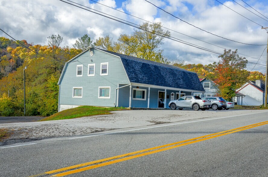 3422 Pennsylvania Ave, Charleston, WV à vendre - Photo principale – Image 1 sur 11