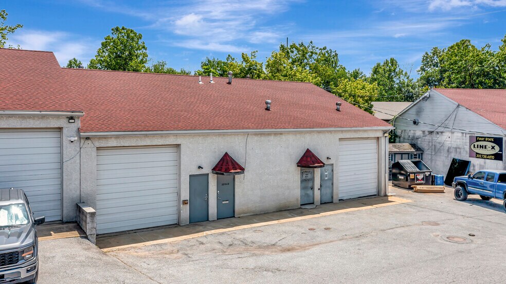 2213 Ogletown Rd, Newark, DE à louer - Photo de l’immeuble – Image 1 sur 25