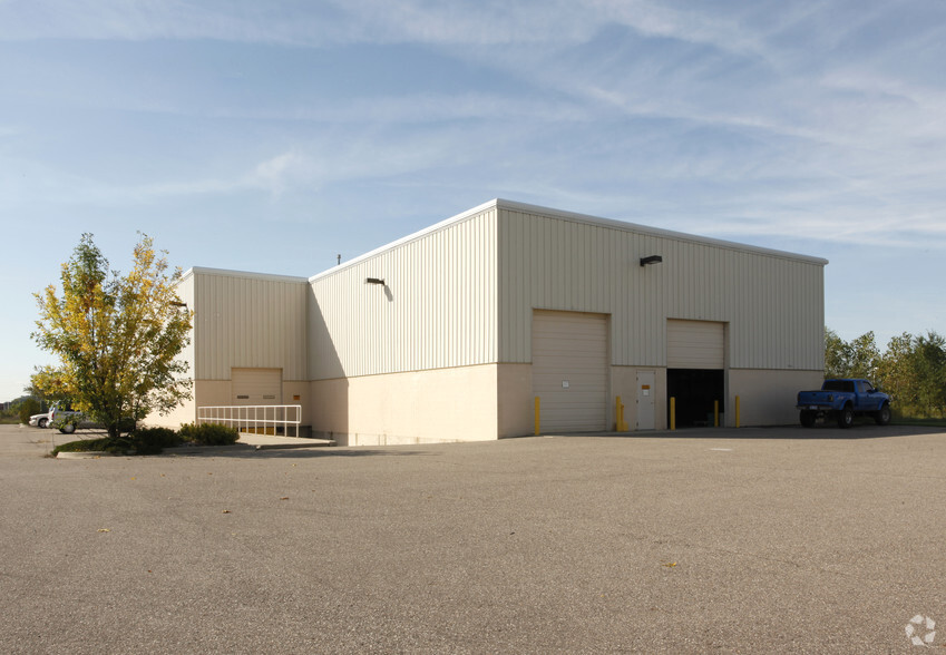 55412 Lyon Industrial Dr, New Hudson, MI à louer - Photo de l’immeuble – Image 3 sur 7