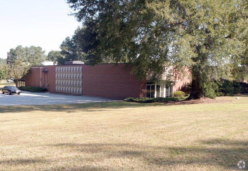 5036 Minola Dr, Lithonia, GA à louer - Photo de l’immeuble – Image 3 sur 5