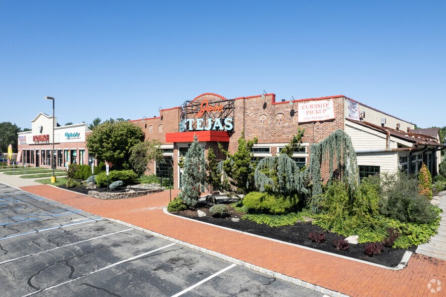 653 Route 46, Fairfield, NJ à louer - Photo principale – Image 2 sur 8