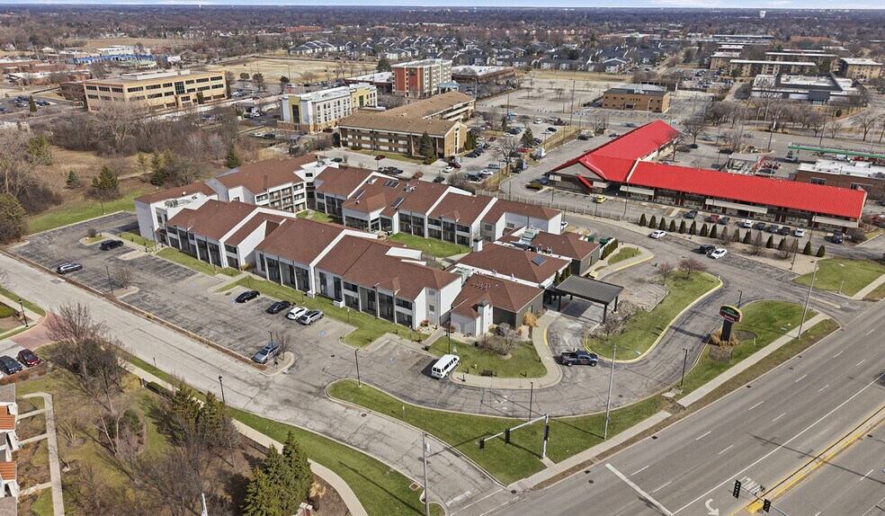 100 West Algonquin Rd, Arlington Heights, IL à vendre - Photo de l’immeuble – Image 3 sur 28