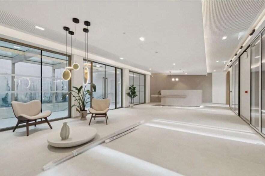 122 Rue La Boétie, Paris à louer - Photo de l’immeuble – Image 1 sur 6