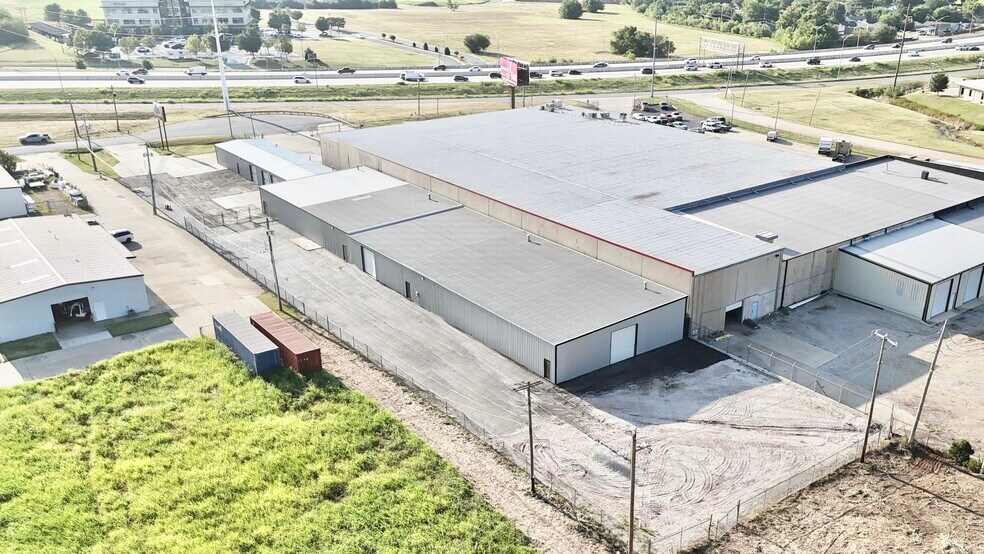 11601 N Santa Fe Ave, Oklahoma City, OK à louer - Photo de l’immeuble – Image 2 sur 7