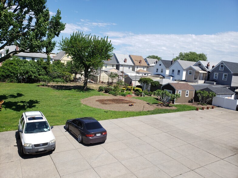 10159 105th St, Ozone Park, NY à vendre - Photo de l’immeuble – Image 2 sur 3