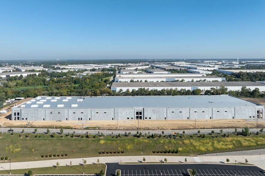 17658 Bluff Rd, Woodridge, IL à louer - Photo de la construction – Image 2 sur 3