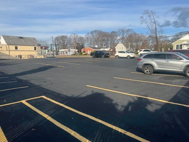 1215 Route 25A, Smithtown, NY à vendre - Photo de l’immeuble – Image 3 sur 5