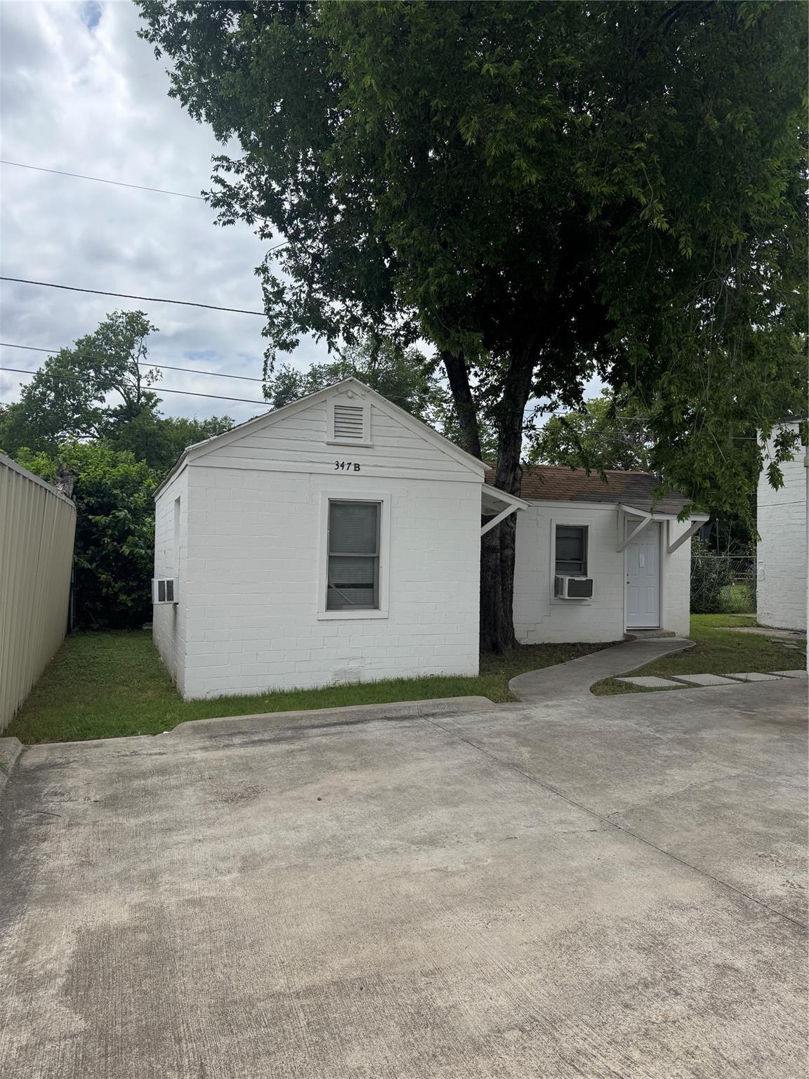 347-349 N Cherry Ln, Fort Worth, TX à louer Photo de l’immeuble– Image 1 sur 4