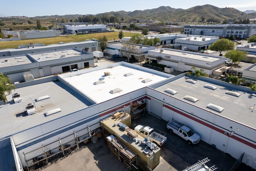 560 Birch St, Lake Elsinore, CA à louer - Photo de l’immeuble – Image 2 sur 14