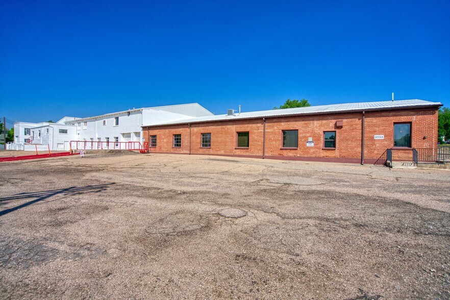 310 W South 1st St, Johnstown, CO à louer - Photo de l’immeuble – Image 2 sur 10