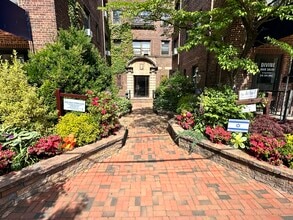 7 Bond St, Great Neck, NY à louer Photo intérieure– Image 1 sur 10