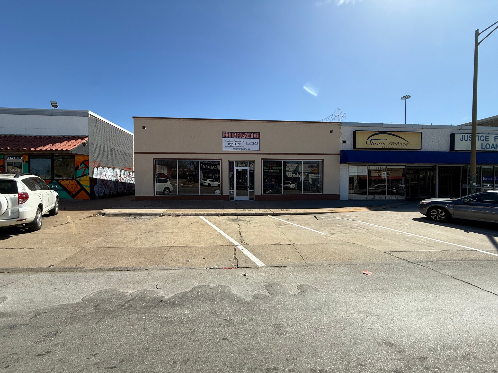 5438 E Grand Ave, Dallas, TX à louer Photo de l’immeuble– Image 1 sur 16