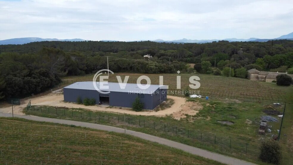 Local d'activités dans Suze-la-Rousse à vendre - Photo de l’immeuble – Image 2 sur 7