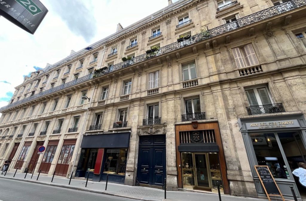 5 Rue Blanche, Paris à vendre Photo de l’immeuble– Image 1 sur 10