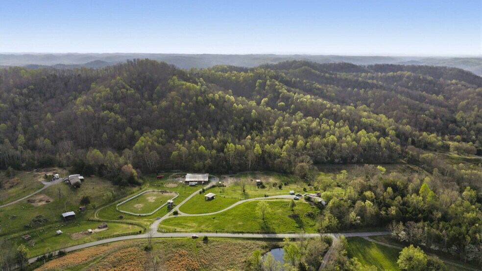 3898 Lawson Bottom Rd, Burkesville, KY à vendre - Photo de l’immeuble – Image 2 sur 8