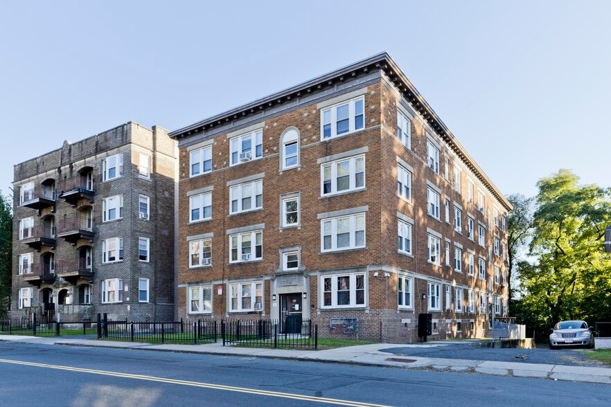 130 Belmont Ave, Springfield, MA à vendre - Photo de l’immeuble – Image 3 sur 7