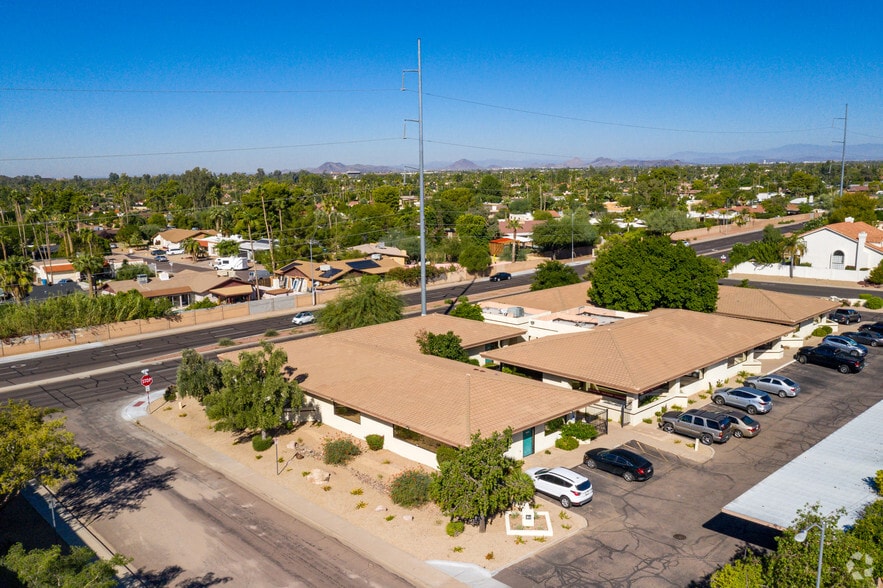14435 N 7th St, Phoenix, AZ à vendre - Photo de l’immeuble – Image 3 sur 13