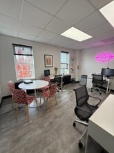 313 Park Ave, Falls Church, VA à louer Photo de l’immeuble– Image 2 sur 8