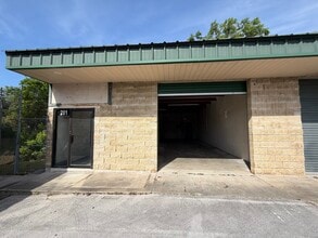 1706 N Magnolia Ave, Ocala, FL à louer Photo intérieure– Image 2 sur 5
