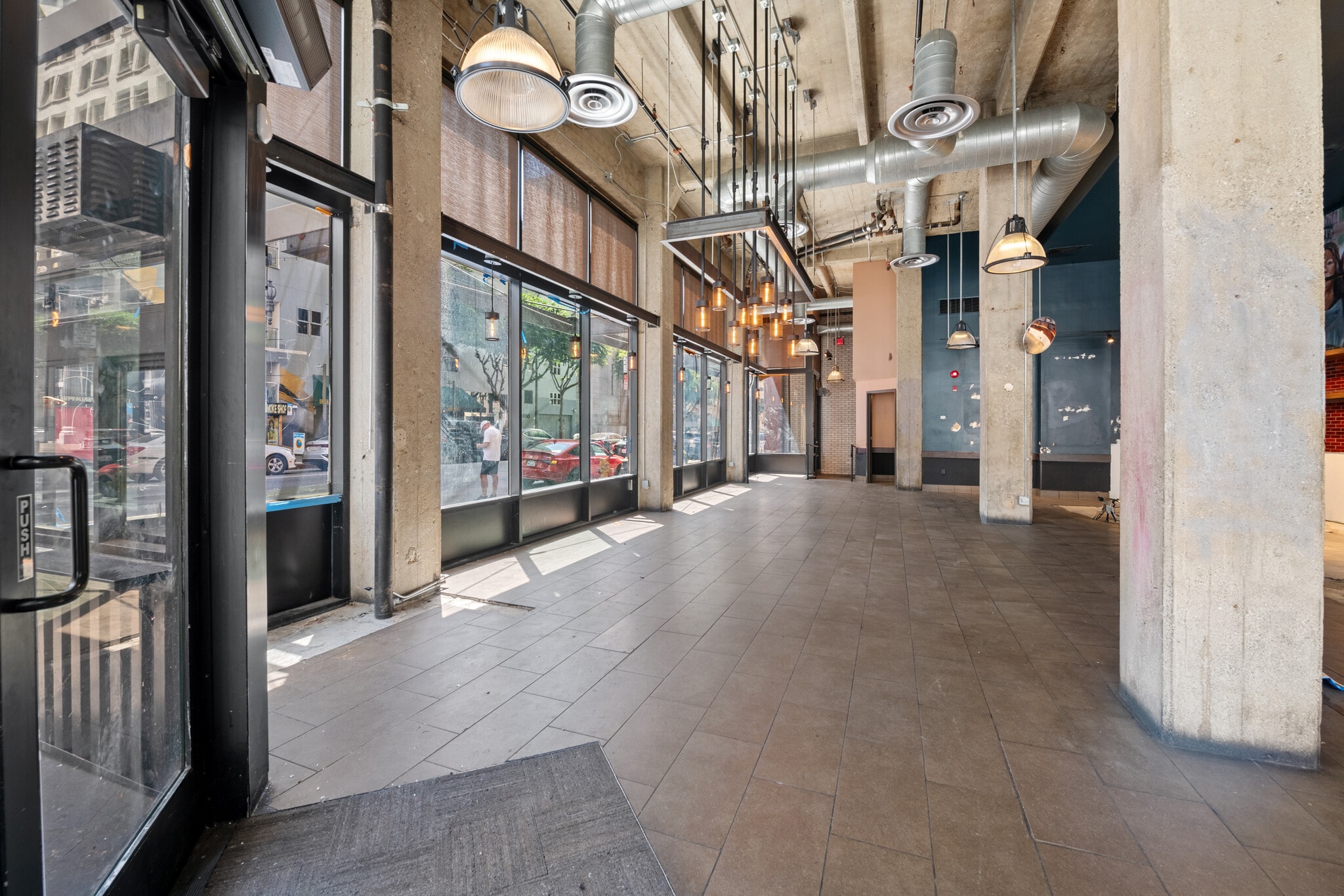603 S Spring St, Los Angeles, CA à louer Photo intérieure– Image 1 sur 15