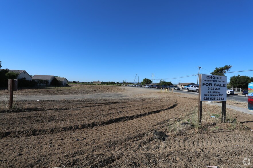 5400 Live Oak Ave, Oakley, CA à vendre - Photo de l’immeuble – Image 2 sur 7