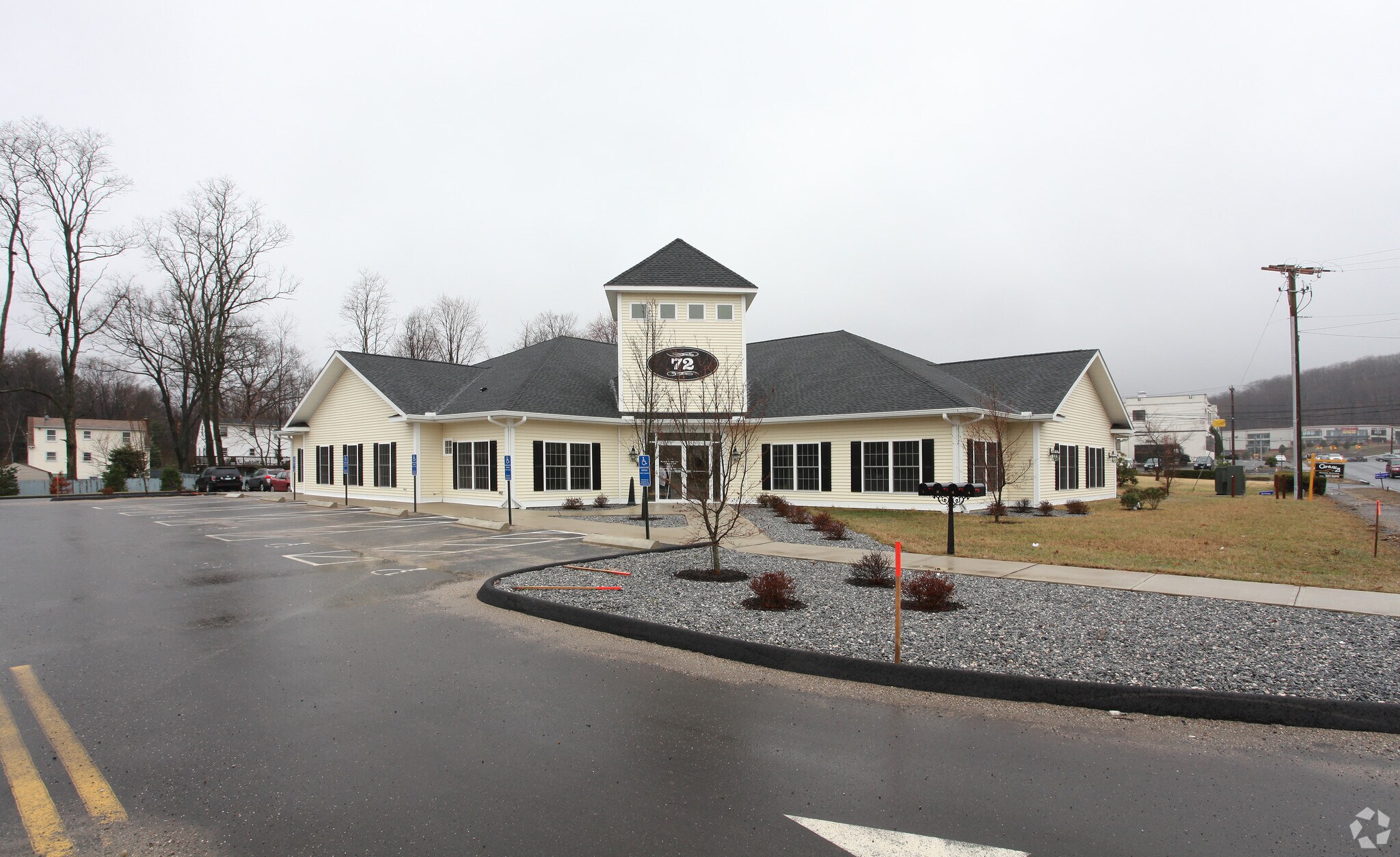 72 Pine St, Bristol, CT à vendre Photo principale– Image 1 sur 6