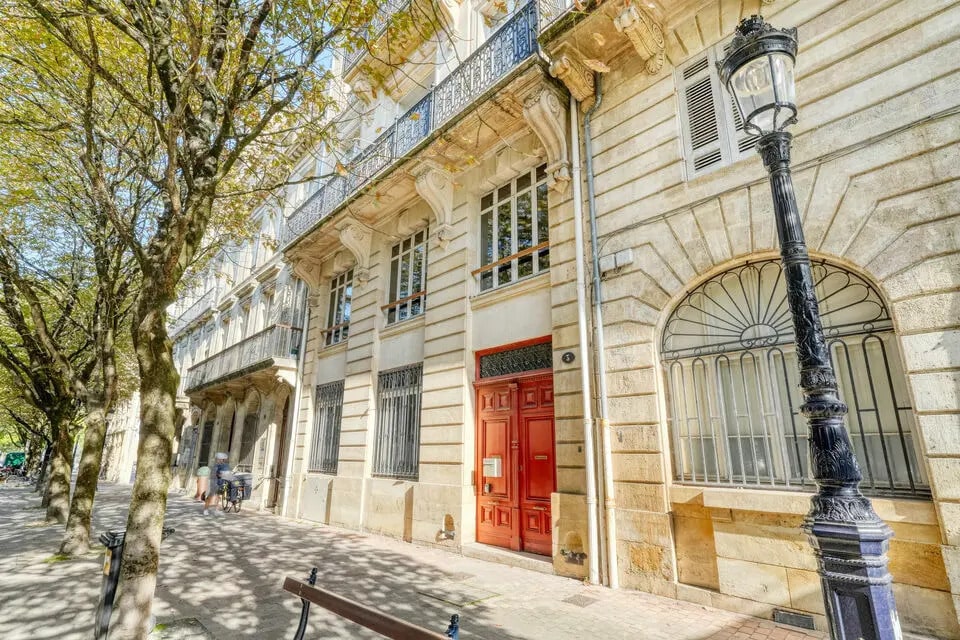 Bureau dans Bordeaux à louer Photo de l’immeuble– Image 1 sur 9