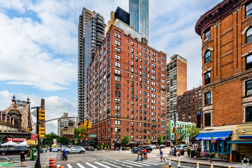 1076-1082 First Ave, New York, NY à louer - Photo principale – Image 1 sur 5