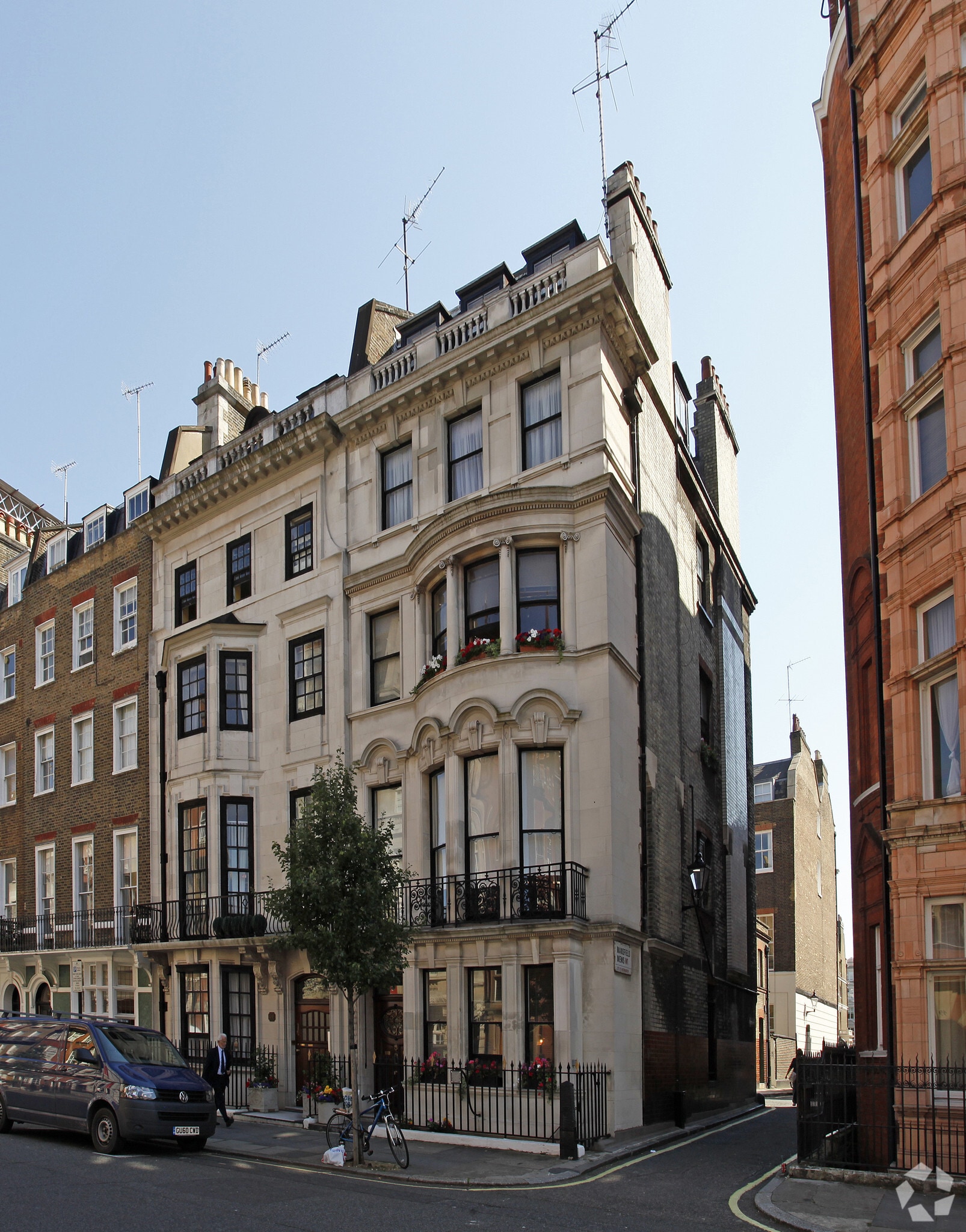 44 Harley St, Londres à louer Photo principale– Image 1 sur 4