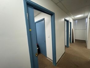 14435 Hamlin St, Van Nuys, CA à louer Photo de l’immeuble– Image 2 sur 7