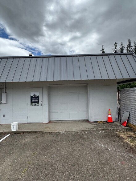 1800 NE Highway 99W, Mcminnville, OR à louer - Photo de l’immeuble – Image 2 sur 6