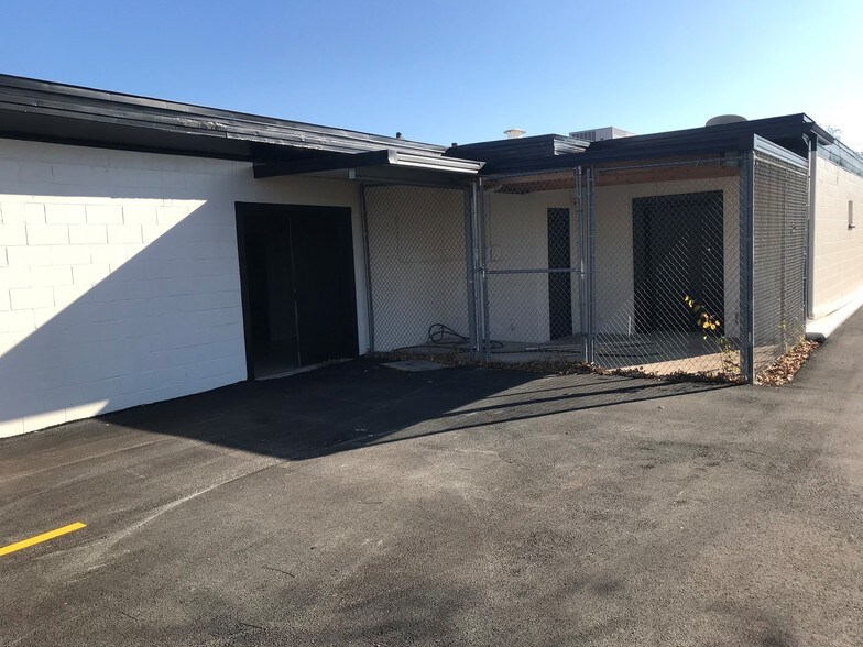 601 W Main St, Arlington, TX à vendre - Photo de l’immeuble – Image 3 sur 17