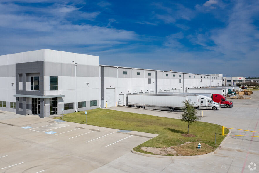 11833 Cutten Rd, Houston, TX à louer - Photo de l’immeuble – Image 3 sur 5