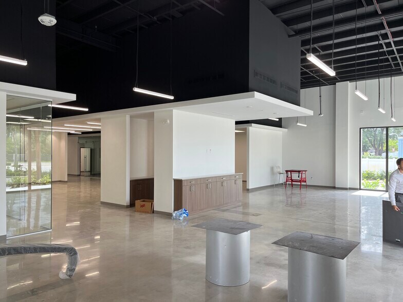 3705 W Commercial Blvd, Fort Lauderdale, FL à vendre - Photo de l’immeuble – Image 2 sur 9