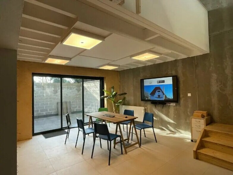 Bureau dans Saint-Omer à louer - Photo de l’immeuble – Image 2 sur 2