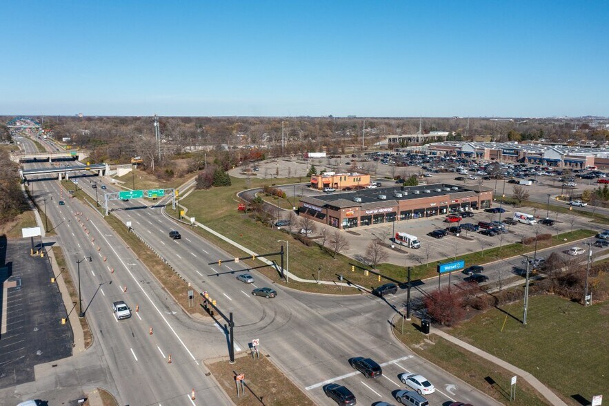 7705-7755 Telegraph Rd, Taylor, MI à louer - Photo de l’immeuble – Image 2 sur 6