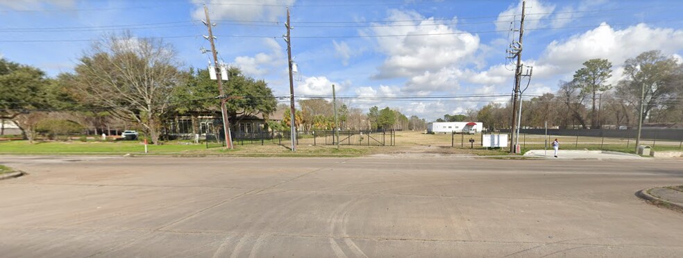 822 W Greens Rd, Houston, TX à vendre - Photo de l’immeuble – Image 2 sur 6