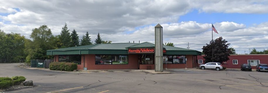 2524 S Cedar St, Lansing, MI à louer - Photo de l’immeuble – Image 2 sur 6