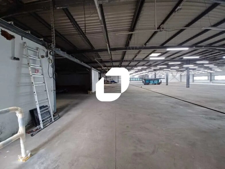 Bureau dans Lormont à louer - Photo de l’immeuble – Image 3 sur 9