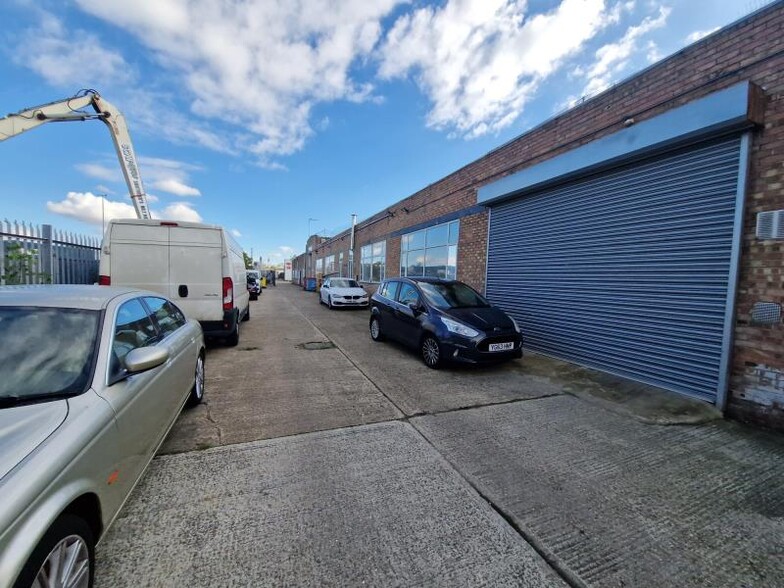 23 Towerfield Rd, Southend On Sea à louer - Photo de l’immeuble – Image 3 sur 6
