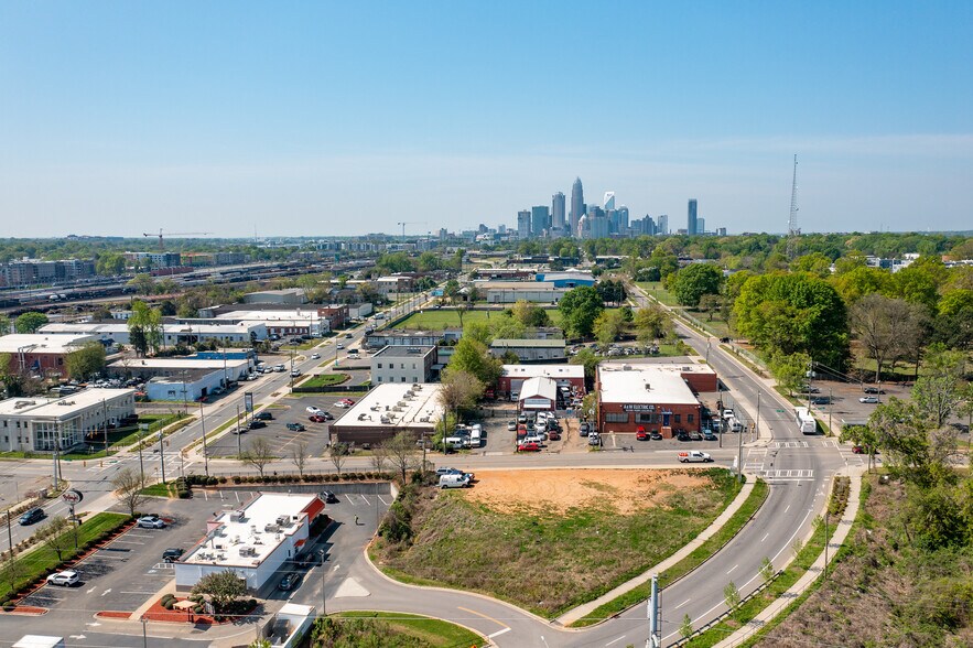 127 W 28th St, Charlotte, NC à louer - Photo de l’immeuble – Image 2 sur 17