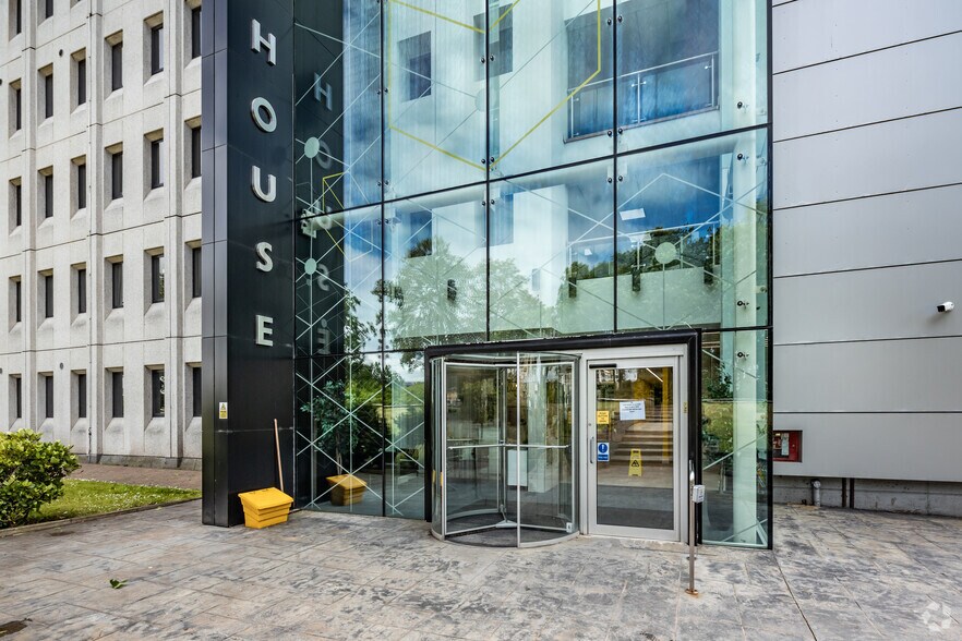 1 Warrington Rd, Warrington à louer - Photo de l’immeuble – Image 2 sur 23