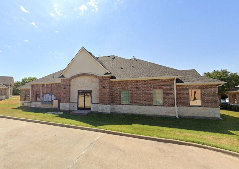 4061 Kirkpatrick Ln, Flower Mound, TX à vendre - Photo de l’immeuble – Image 3 sur 10
