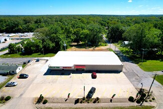 Plus de détails pour 709 N Court St, Grayville, IL - Local commercial à vendre