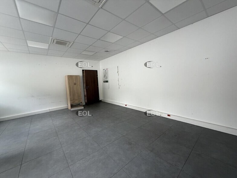 Local d’activités dans Palaiseau à louer - Photo intérieure – Image 3 sur 3
