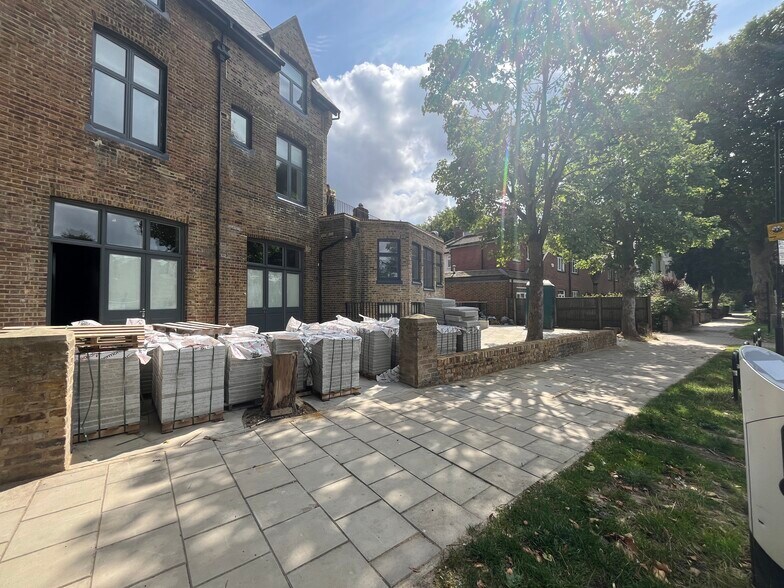 2 Grove Park Rd, Londres à louer - Photo de l’immeuble – Image 2 sur 4