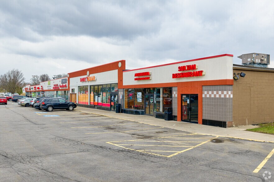 1653-1691 Mount Hope Ave, Rochester, NY à louer - Photo de l’immeuble – Image 3 sur 9