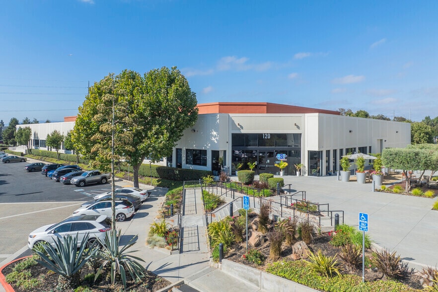 120-128 Baytech Dr, San Jose, CA à louer - Photo principale – Image 1 sur 12