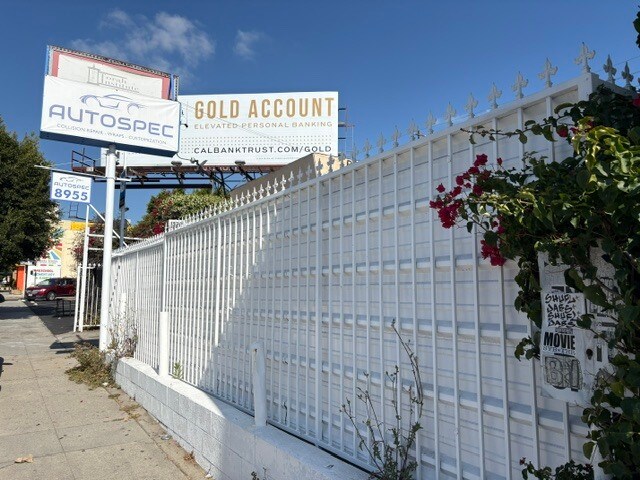 8955 W Pico Blvd, Los Angeles, CA à vendre - Photo de l’immeuble – Image 2 sur 3