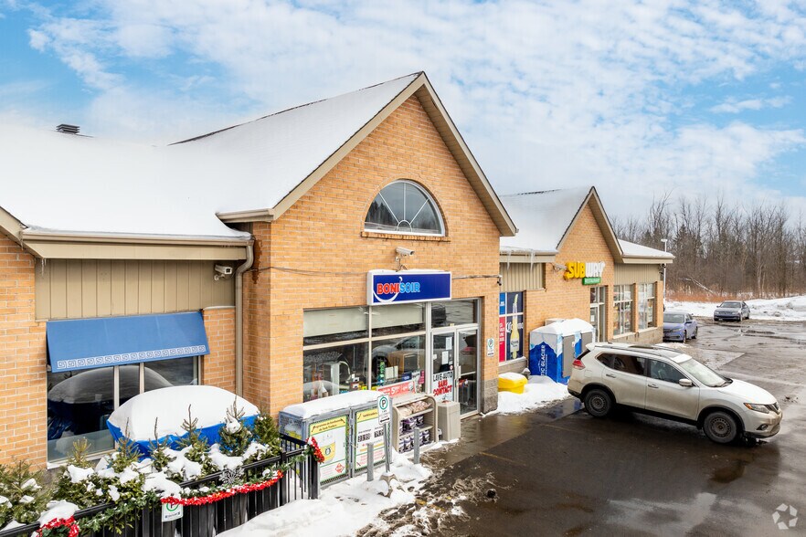 3235-3239 Rte Harwood, Vaudreuil-dorion, QC à vendre - Photo de l’immeuble – Image 3 sur 4
